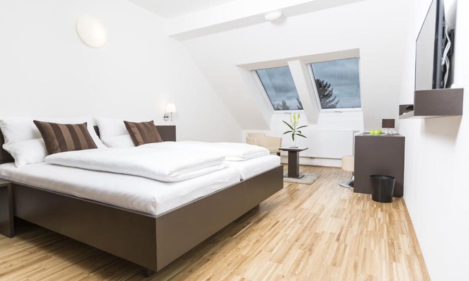 Gerasdorf bei Wien Casa | Gästezimmer by Jöchlinger