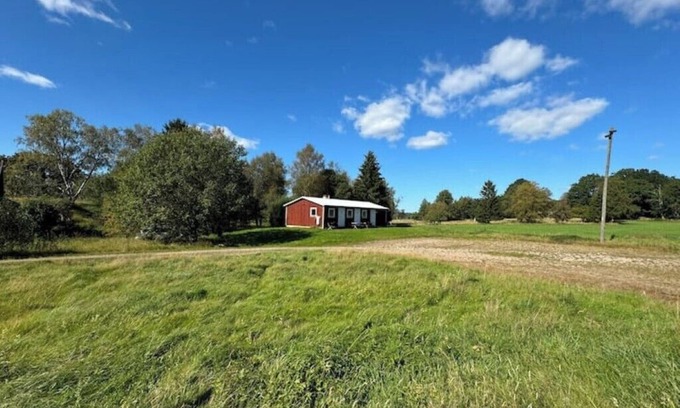 Forsheda Casa | Gård 2 hus, bastu, internet med fiber. Lugnt