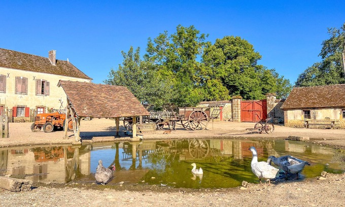 Saint-Fargeau Otro | Gîte à la Ferme . À 9km de Guédelon, à 800m du Château de Saint-fargeau