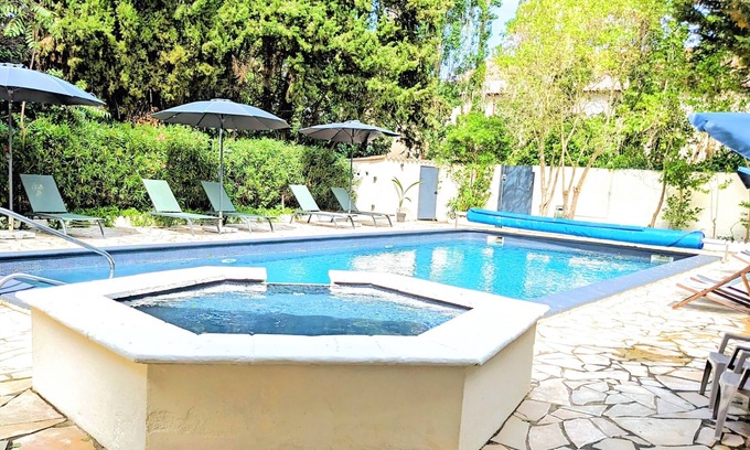 Floure Casa | Gîte à la Ferme Avec Billard Jacuzzi et Piscine Chauffée