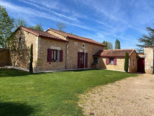 Saint-Amand-de-Vergt Casa | Gîte 4 personnes - à pied au " Lac de Neufont " et 3km de VERGT
