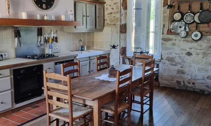 Chaillac Casa | Gîte 6 Personnes Dans un Domaine Equestre