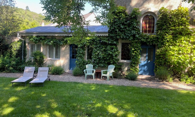 Lucenay-l'Eveque Cabaña | Gîte Anémone bij Villa Mortaise Gîtes in de Bourgogne