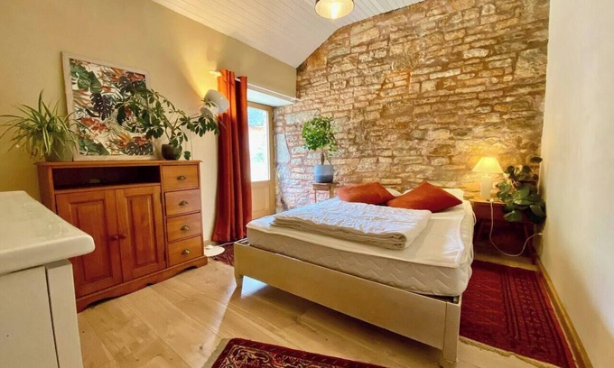 Chartrier-Ferriere Casa | Gîte Arc-en-Ciel for 1 to 6 people