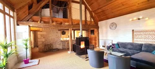 Mosnes Casa | Gîte Atypique 2 à 8 PERSONNES avec piscine jacuzzi proche châteaux de la Loire