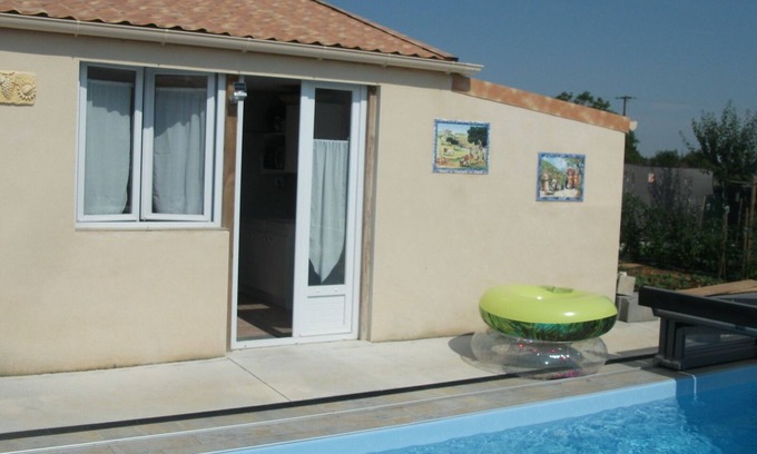 Sainte-Gemme-la-Plaine Apartamento | Gîte Avec Piscine 2 Personnes + 1 Enfant