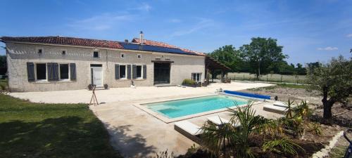 Saint-Aulais-la-Chapelle Apartamento | Gîte avec piscine au cœur de la campagne
