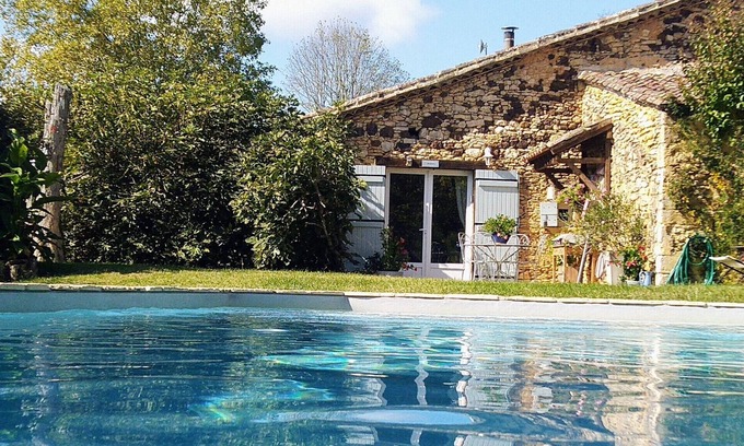 Montagnac-sur-Lede Otro | Gîte Avec Piscine Privée en Périgord. Au Calme Dans les Bois
