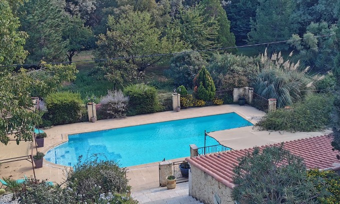 Les Angles Apartamento | Gîte Côté Piscine 5mn Avignon