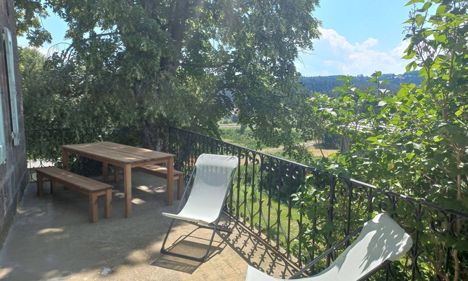 Le Chambon-sur-Lignon Casa | Gîte Calme Pour 6 Personnes Avec Atelier "creaticri" sur Place sur Réservation