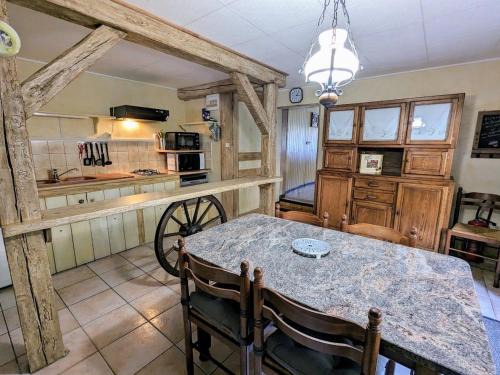 Le Syndicat Apartamento | Gîte chaleureux en pleine nature avec terrasse, idéal pour randonnées et vététistes, proche de Gérardmer - FR-1-589-125