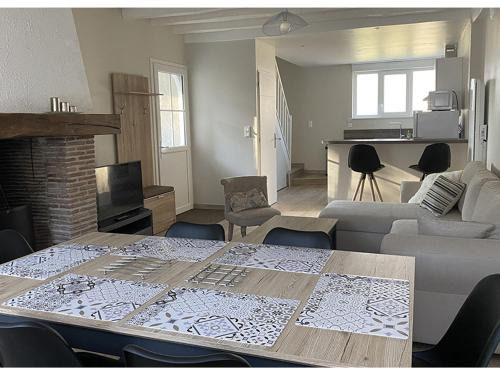 Avaray Casa | Gîte charmant tout confort, 3 ch, cour privative, proche Châteaux de la Loire et Loire à Vélo, Avaray - FR-1-491-401