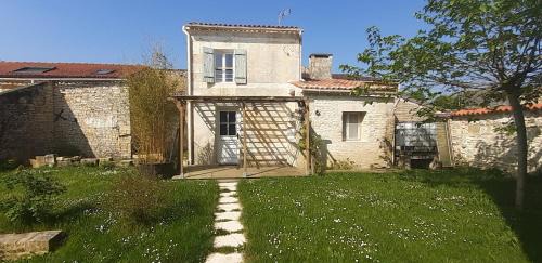 Asnieres-la-Giraud Casa | Gîte chez Sylvie et Eric Coppin