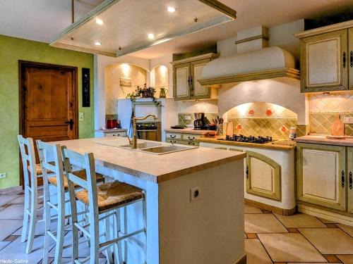 Mantoche Casa | Gîte confortable en bord de Saône - FR-1-583-461