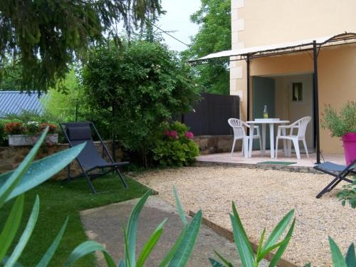 Cherveix-Cubas Casa | Gîte cosy 4 pers., terrasse, proche activités nature, WiFi, parking à Cherveix-Cubas - FR-1-616-392