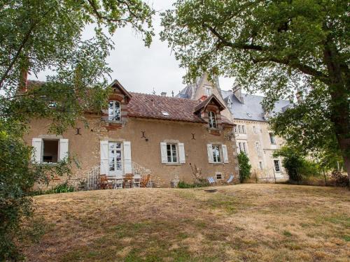 Arthon Casa | Gîte cosy en Berry avec jardin et parking, proche de Châteauroux, pour 10 personnes - FR-1-591-31