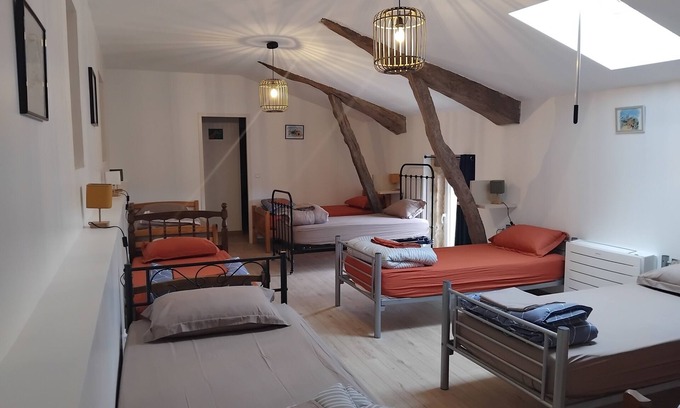 Beaumont Otro | Gîte d'étape le relais de l'espérance sleeps 8