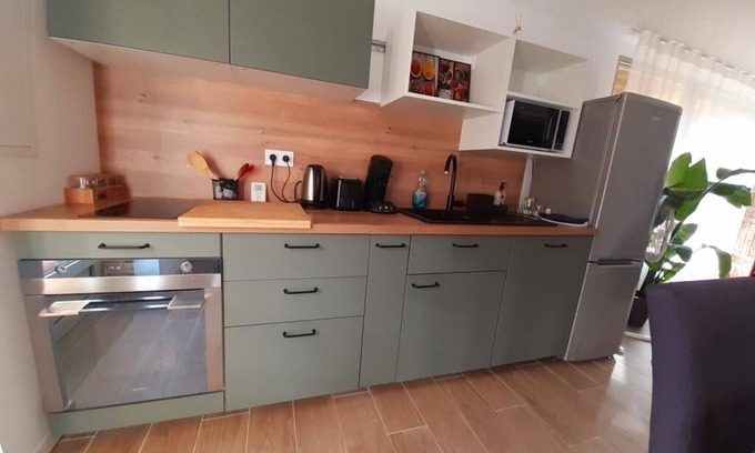 Porte des Pierres Dorees Cama Y Desayuno | Gîte Dans Maison Médiévale Beaujolaise