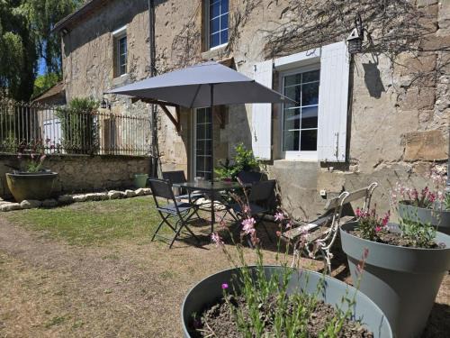 Souvigny Casa | Gîte de Charme à Souvigny, Jardin Privatif, Animaux Bienvenus - FR-1-489-581