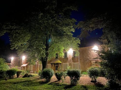 Souvigny Casa | Gîte de charme à Souvigny avec jardin et animaux acceptés - FR-1-489-583