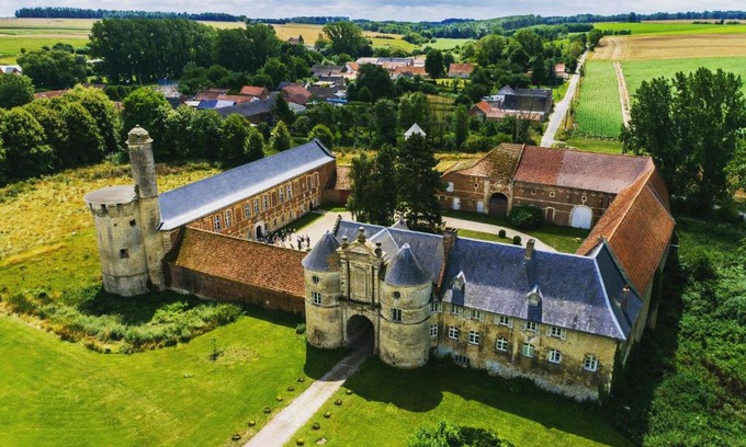 Esnes Casa | Gîte de charme avec SPA dans le magnifique château d'Esnes