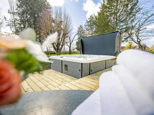 Saulcet Casa | Gîte de charme avec spa, terrasse et grand jardin, au cœur des vignobles entre Moulins et Vichy - FR-1-489-507