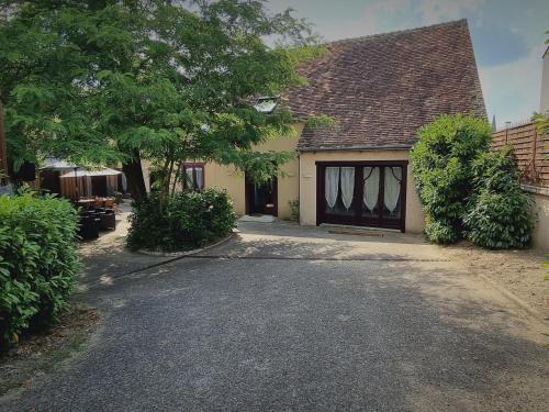 Chateauroux Casa | Gîte de charme rénové à Châteauroux, jardin privé, jusqu'à 10 pers, proche centre et Belle-Isle - FR-1-591-581