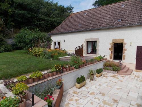 Neuvy Apartamento | Gîte de charme rural avec terrasse, jardin privé, chevaux à proximité et équipements modernes - FR-1-489-213
