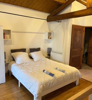 Lisle-sur-Tarn Apartamento | gîte de Fontjalabert en campagne tout confort