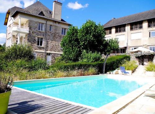 Uzerche Apartamento | Gîte de France A perle de vue 4 épis - Gîte de France 14 personnes MAE-0294