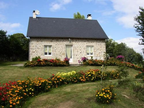 Sarroux-Saint-Julien Apartamento | Gîte de France Chez dédé et léa 3 épis - Gîte de France 6 personnes MAE-9414