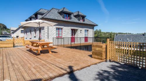 Besse-en-Chandesse Casa | Gîte de Granit GRIS