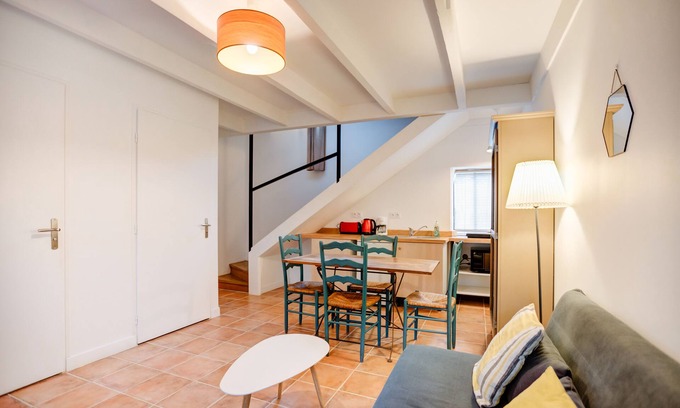 Pont-Saint-Esprit Cabaña | Gîte de l'Atelier-Gîte-Confortable-Habitación con desagüe-Terraza