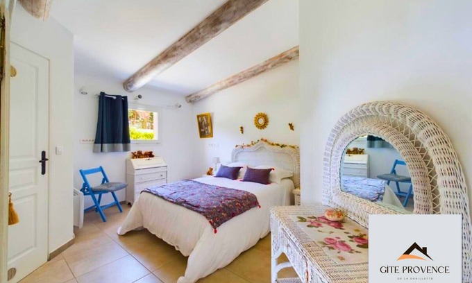Paluds de Noves Cama Y Desayuno | Gîte de la Draillette