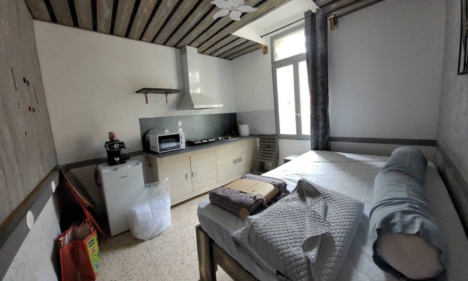 Montfrin Apartamento | Gîte de la Tour, à 10 Minutes du Pont du Gard, Idéal Pour Couple