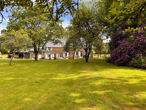 Bourguenolles Casa | Gîte du Rochelu 4 Étoiles 5000 m2 of Garden, near to Mont Saint Michel & Granville island
