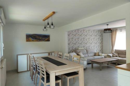 Montherme Casa | Gîte en bord de Meuse