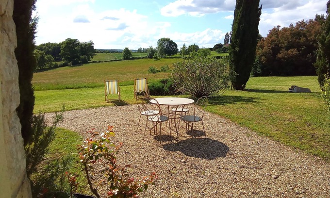 Bergerac Casa | Gîte en Périgord Pleine Nature Piscine