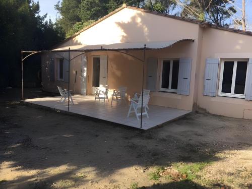 Entraigues-sur-la-Sorgue Casa | Gîte En Provence, 90 M²