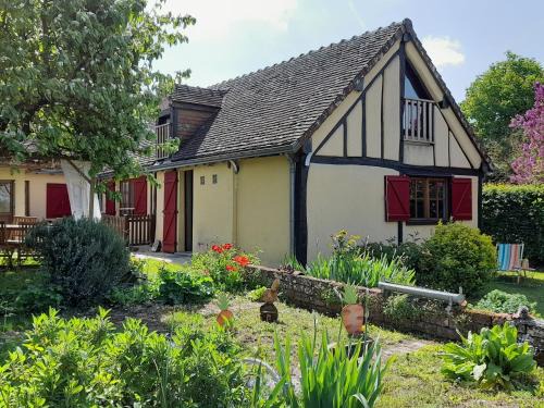 Nouvelle d'Arrou Casa | Gîte familial à Arrou avec jardin, babyfoot, mezzanine suspendue et cuisine équipée - FR-1-581-93