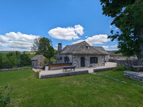 Saint-Front Casa | Gîte familial avec jardin, près du Puy-en-Velay et station de ski des Estables - FR-1-582-475