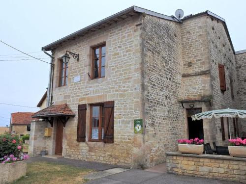 Ferriere-et-Lafolie Casa | Gîte familial avec cour et terrain clos au cœur de Ferrière-et-Lafolie, proche Mairie et autoroute A5. - FR-1-611-3