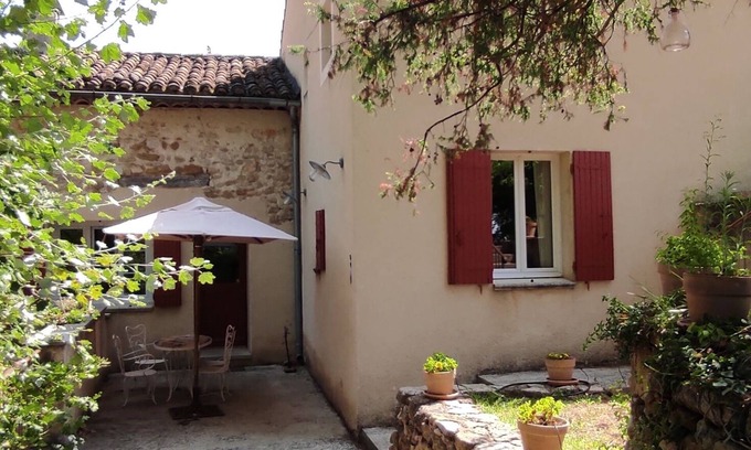 Entrechaux Apartamento | Gîte Genévrier, in Provence.