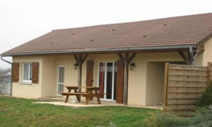 Fontenoy-le-Chateau Casa | Gîte idéal pour cure thermale, proche port de plaisance, terrasse et grand terrain. - FR-1-589-69