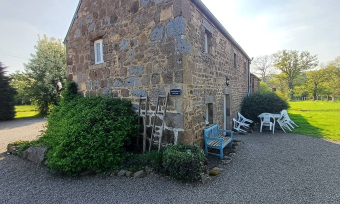 Taillebois Casa | Gîte in Suisse Normande, sleeps 7, peaceful setting, 5 mins from La Roche d'Oëtre