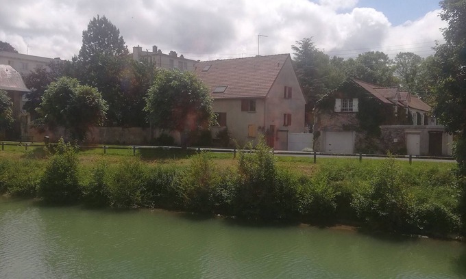 Chateau-Thierry Cama Y Desayuno | Gîte Jardin d'Eden