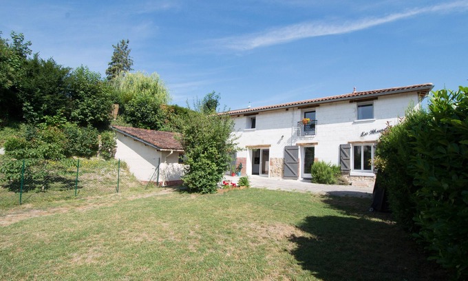 Compertrix Casa | Gîte La Blanche Longère, furnished holiday home, graded 4****