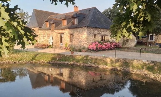 Gennes-sur-Glaize Cama Y Desayuno | Gîte la Petite Gilardière