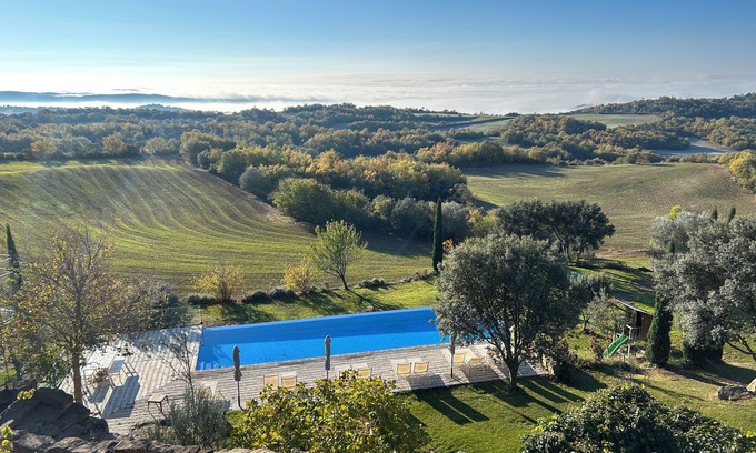 Madrona Villa | Magia entre el cielo y la tierra. Casa encantadora 8 habit, piscinas, pádel AC