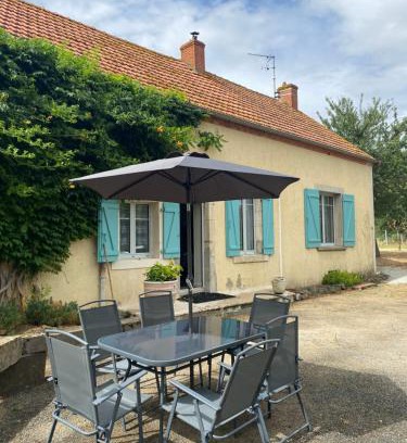 Neris-les-Bains Casa | Gîte lamadelon